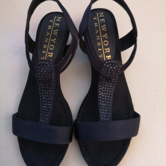 New York Transit Ladies Size 7M Wedge heel Navy Blue w/ Bling Sandals - Picture 1 of 4